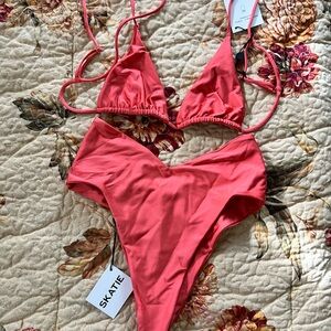 Skatie Coral Bikini Set